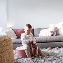 Afbeelding in Gallery-weergave laden, ByAlex Poef Swanlake zwanenmeer - vloerkussen diameter 40 cm / 15 cm hoog