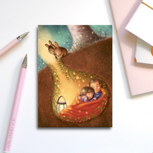 Afbeelding in Gallery-weergave laden, Barbara Denef Illustration wenskaart - "Geborgenheid"