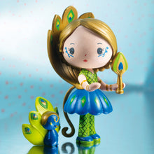Afbeelding in Gallery-weergave laden, Djeco Tinyly figuur / poppetje 7,5 cm Paloma & Bôgo pauw - DJ06946