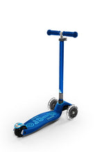 Afbeelding in Gallery-weergave laden, MICRO Step Maxi Micro Deluxe LED Navy Blue (5-12 jaar) - MMD083