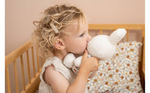 Afbeelding in Gallery-weergave laden, Little Dutch Nijntje knuffel Vintage Little Flowers 25 cm - NIJN750