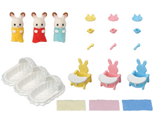 Afbeelding in Gallery-weergave laden, Sylvanian Families - Chocoladekonijn Drieling verzorgingsset - 5532