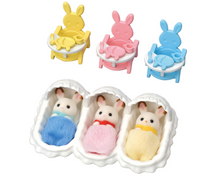 Afbeelding in Gallery-weergave laden, Sylvanian Families - Chocoladekonijn Drieling verzorgingsset - 5532