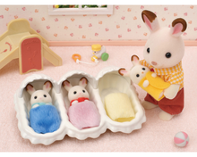 Afbeelding in Gallery-weergave laden, Sylvanian Families - Chocoladekonijn Drieling verzorgingsset - 5532