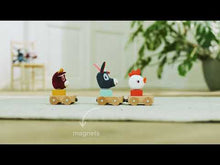 Video laden en afspelen in Gallery-weergave, Lilliputiens houten Boerderij Autoslinger - 83295