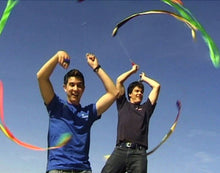 Afbeelding in Gallery-weergave laden, Jongleer Swinging Poi in doosje - Spielmaus Tail Poi