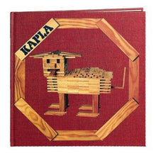 Afbeelding in Gallery-weergave laden, Kapla houten kist met 280 plankjes en rood bouwboek, 6+