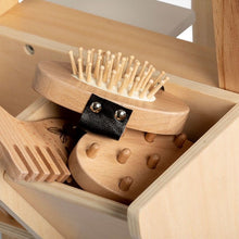 Afbeelding in Gallery-weergave laden, By Astrup houten verzorgingsset voor stokpaardjes