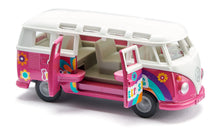 Afbeelding in Gallery-weergave laden, SIKU 2364 - VW T1 SAMBA – Een rijdende droom van vrijheid
