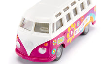 Afbeelding in Gallery-weergave laden, SIKU 2364 - VW T1 SAMBA – Een rijdende droom van vrijheid
