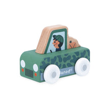 Afbeelding in Gallery-weergave laden, Janod Crossroads – houten wagen Safaritruck - J05942
