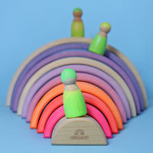 Afbeelding in Gallery-weergave laden, Grimm&#39;s houten regenboog neon pink roze- 15040
