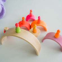 Afbeelding in Gallery-weergave laden, Grimm&#39;s houten regenboog neon pink roze- 15040

