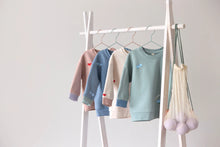 Afbeelding in Gallery-weergave laden, Lässig Kids Sweater GOTS Heart rose smoke - maat 110/116
