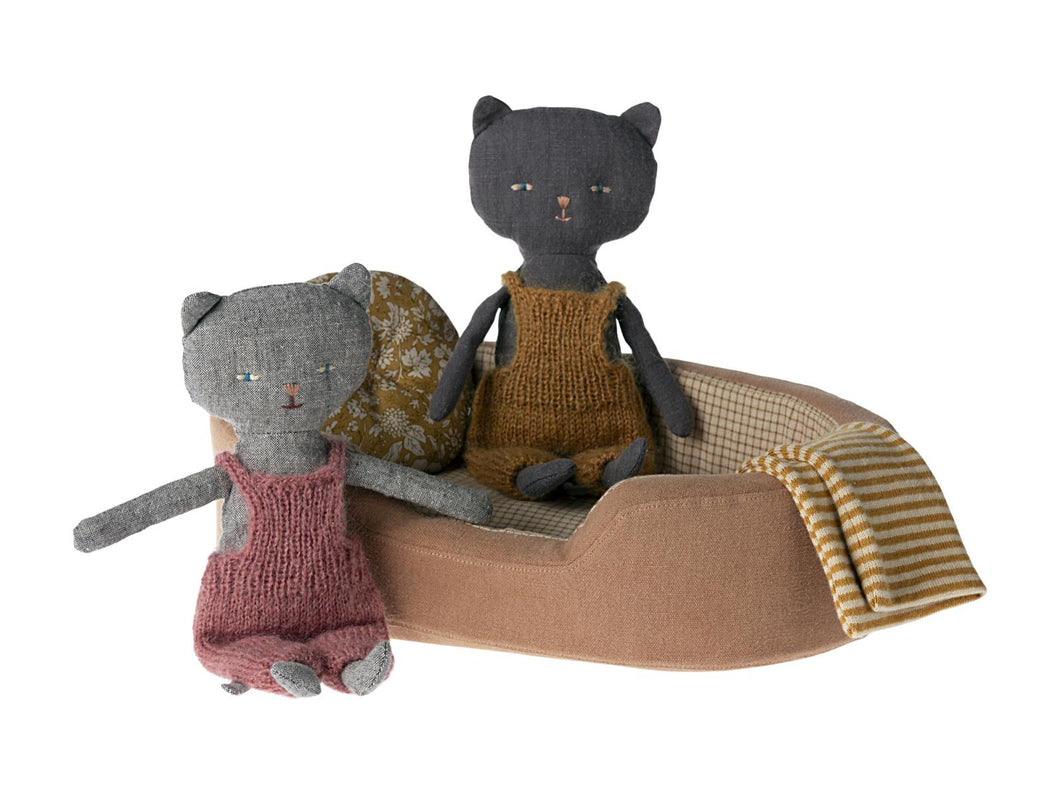 Maileg Cosy basket small brown with kittens 16-4901-20