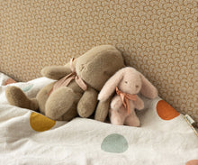 Afbeelding in Gallery-weergave laden, Maileg Bunny plush, Small - Dusty brown 16-4990-05
