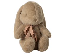 Afbeelding in Gallery-weergave laden, Maileg Bunny plush, Small - Dusty brown 16-4990-05
