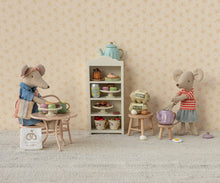 Afbeelding in Gallery-weergave laden, Maileg kledij voor mama muis, denim jurk en tas 17-5309-00
