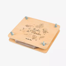 Afbeelding in Gallery-weergave laden, Moulin roty houten bloemenpers
