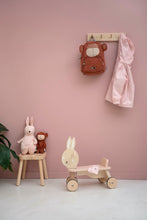 Afbeelding in Gallery-weergave laden, Trixie houten loopfiets met 4 wielen - Mrs. Rabbit
