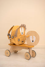 Afbeelding in Gallery-weergave laden, Trixie houten loopfiets met 4 wielen - Mr. Lion

