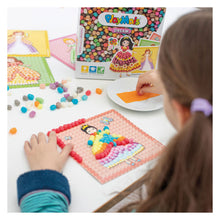 Afbeelding in Gallery-weergave laden, PlayMais Mosaic kaarten versieren Prinses - set 6 stuks
