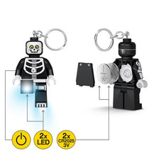 Afbeelding in Gallery-weergave laden, Lego sleutelhanger met licht - Skelet jongen Halloween
