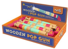 Afbeelding in Gallery-weergave laden, Arwen Noyez 🩷 Keycraft Majigg houten pop gun - proppenschieter
