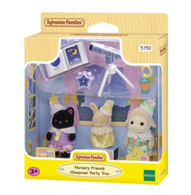 Afbeelding in Gallery-weergave laden, Sylvanian Families Nursery Friends - Sleepover Party Trio 5750
