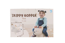 Afbeelding in Gallery-weergave laden, Mini Club Skippy hopper vosje met pomp 60 cm

