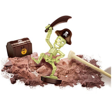 Afbeelding in Gallery-weergave laden, 4M KidzLabs - Dig a Glow Pirate - graaf een glow in the dark piraat op!
