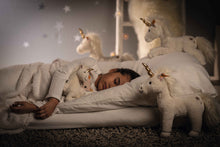 Afbeelding in Gallery-weergave laden, Steiff Friends – Unica unicorn, white - 27 cm
