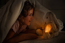 Afbeelding in Gallery-weergave laden, Steiff Friends – Light at Night Hoppie rabbit, light grey - 28 cm
