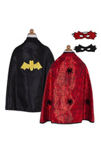 Afbeelding in Gallery-weergave laden, Great Pretenders omkeerbare Spider Bat Cape en masker maat 3-4 jaar - 55270
