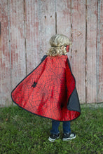 Afbeelding in Gallery-weergave laden, Great Pretenders omkeerbare Spider Bat Cape en masker maat 3-4 jaar - 55270
