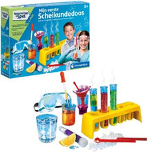 Afbeelding in Gallery-weergave laden, Clementoni Wetenschap &amp; Spel - Mijn Eerste Scheikundedoos
