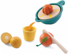 Afbeelding in Gallery-weergave laden, PlanToys houten fruitpers set - 3610
