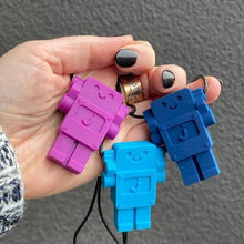 Afbeelding in Gallery-weergave laden, Jellystone Designs kauwsieraden - Kauwhanger robot paars
