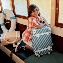 Afbeelding in Gallery-weergave laden, Olli Ella See-Ya Suitcase - Boardwalk
