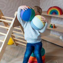 Afbeelding in Gallery-weergave laden, Little Botanic Label - Sensorische Ballonbal - Rainbow orginal &amp; pastel
