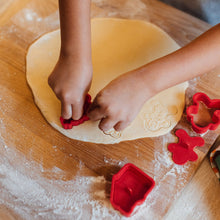 Afbeelding in Gallery-weergave laden, Legami Cookie time! - 5 cookie cutters with stamps - Christmas
