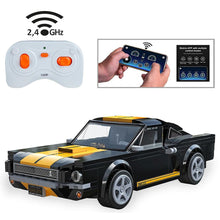 Afbeelding in Gallery-weergave laden, CaDA Bricks - 1:20 - Smart chassis - Shelby GT350H 1/20 - 291 pcs
