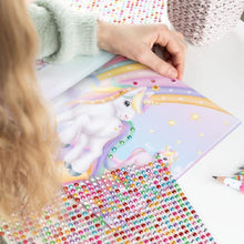 Afbeelding in Gallery-weergave laden, Odette Van der Straeten 🩷 Depesche Ylvi Create your Diamond Picture stickerboek - 13483
