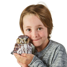 Afbeelding in Gallery-weergave laden, Folkmanis Pygmy Owl - Dwerguil handpop
