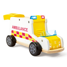 Afbeelding in Gallery-weergave laden, Hape Toys- Rapid Response Toy Ambulance, interactieve ziekenwagen - E3091
