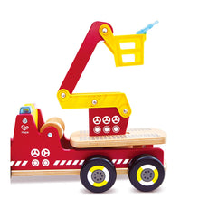 Afbeelding in Gallery-weergave laden, Hape Toys - Siren &amp; Lights Toy Fire Truck, interactieve brandweerwagen - E3090
