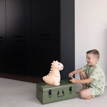 Afbeelding in Gallery-weergave laden, Atelier Piere Junior - Jéroom dino LED mood lampje - zandkleur
