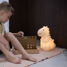 Afbeelding in Gallery-weergave laden, Atelier Piere Junior - Jéroom dino LED mood lampje - zandkleur
