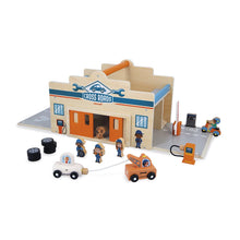 Afbeelding in Gallery-weergave laden, Janod houten garage Cross Roads - J05918
