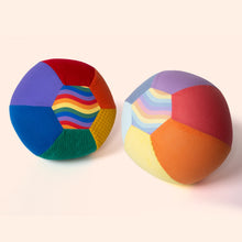 Afbeelding in Gallery-weergave laden, Little Botanic Label - Sensorische Ballonbal - Rainbow orginal &amp; pastel
